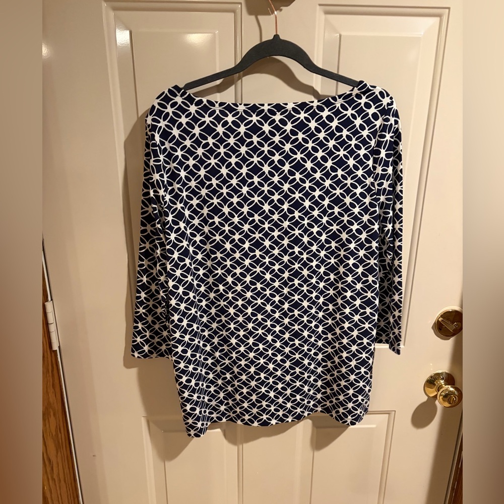 Ann Taylor Factory Navy White Geometric Print Top Large 3/4 Sleeve - Picture 3 of 6